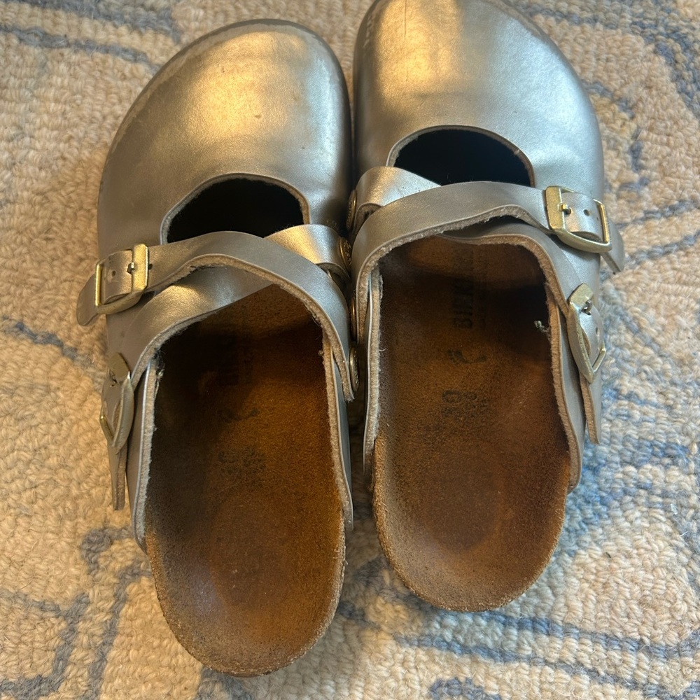 Birkenstock Metallic Buckle Strap mule shoes size 30 or 12-12.5 girls - Picture 3 of 7